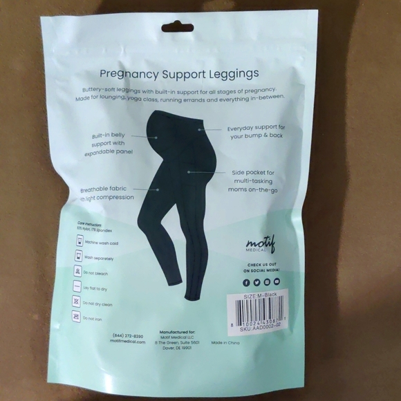 3/$10 -Motif Medical pregnancy support leggings with pockets size medium - black - Picture 2 of 2